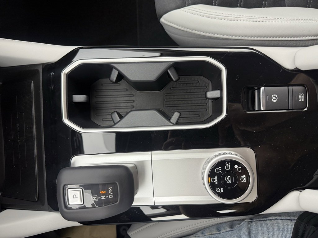 New 2025 Mitsubishi Outlander SE image 25