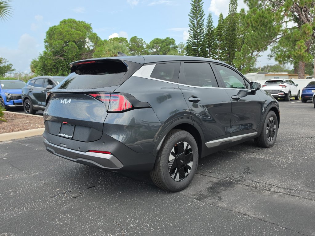 New 2027 Kia Sportage LX FWD image 8
