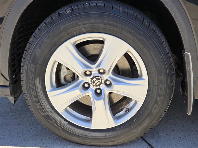 Used 2024 Toyota Highlander LE image 9