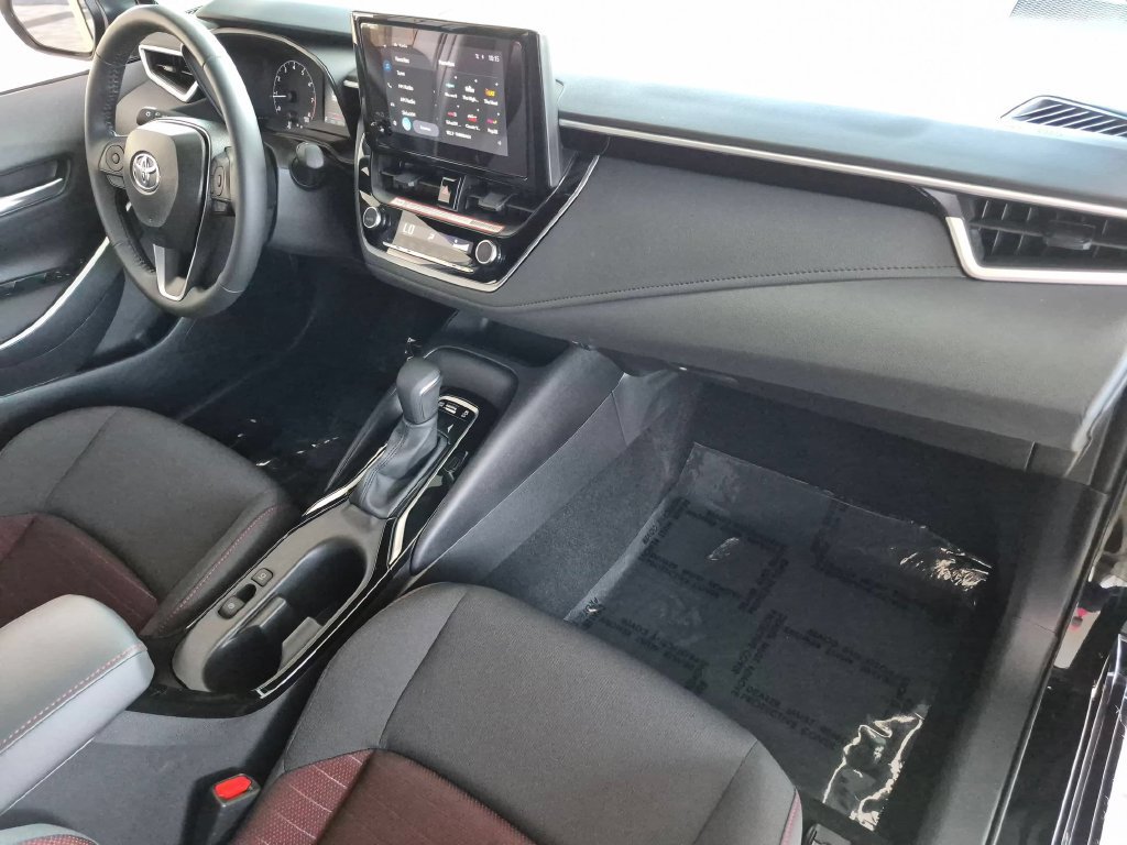 Used 2025 Toyota Corolla SE FWD image 30