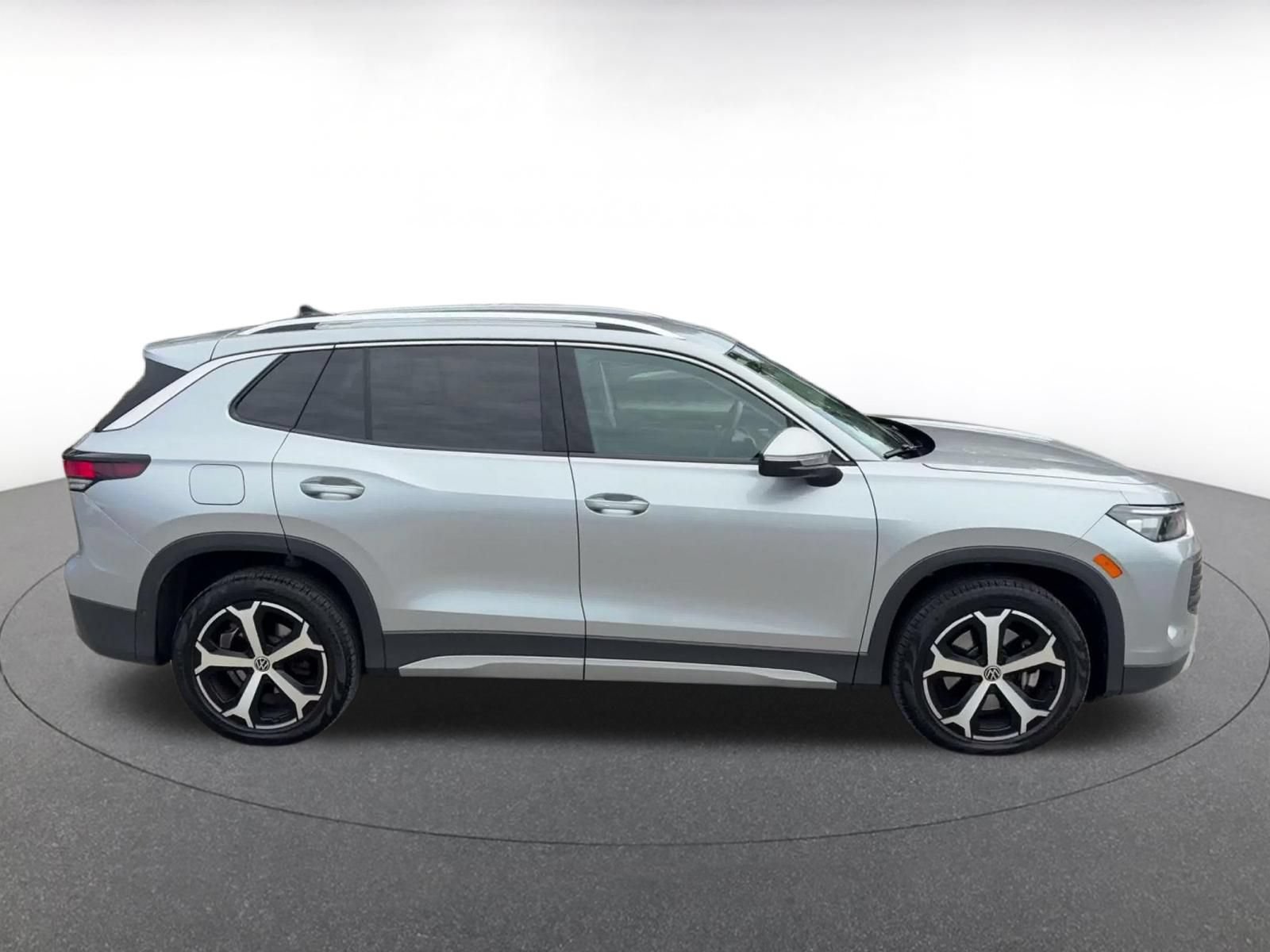 Used 2026 Volkswagen Tiguan SE AWD/4WD image 15