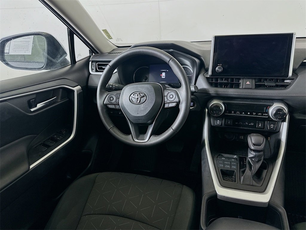 Used 2023 Toyota RAV4 XLE image 17