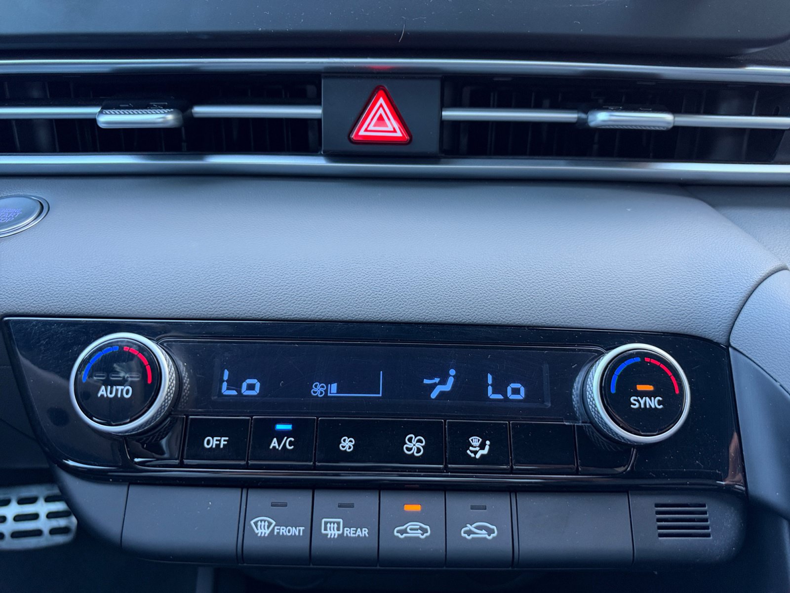 Certified 2025 Hyundai Elantra Sport FWD image 11