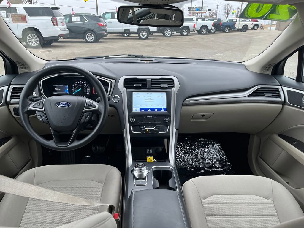 Used 2020 Ford Fusion SE image 17