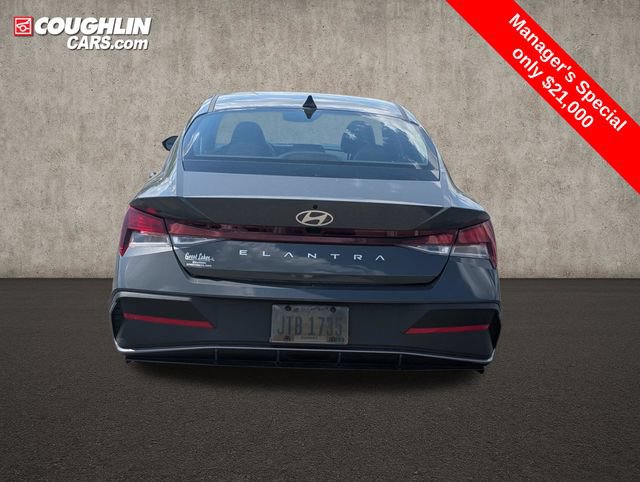 Certified 2024 Hyundai Elantra SEL FWD image 6