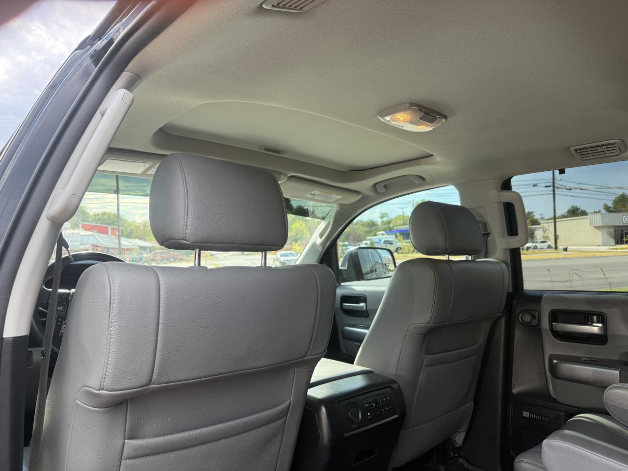 Used 2018 Toyota Sequoia Limited w/ Safety & Convenience Package AWD/4WD image 6