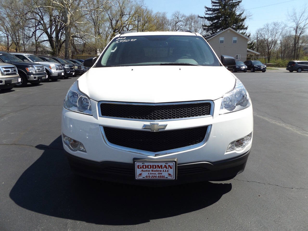 Used 2012 Chevrolet Traverse LS FWD image 2