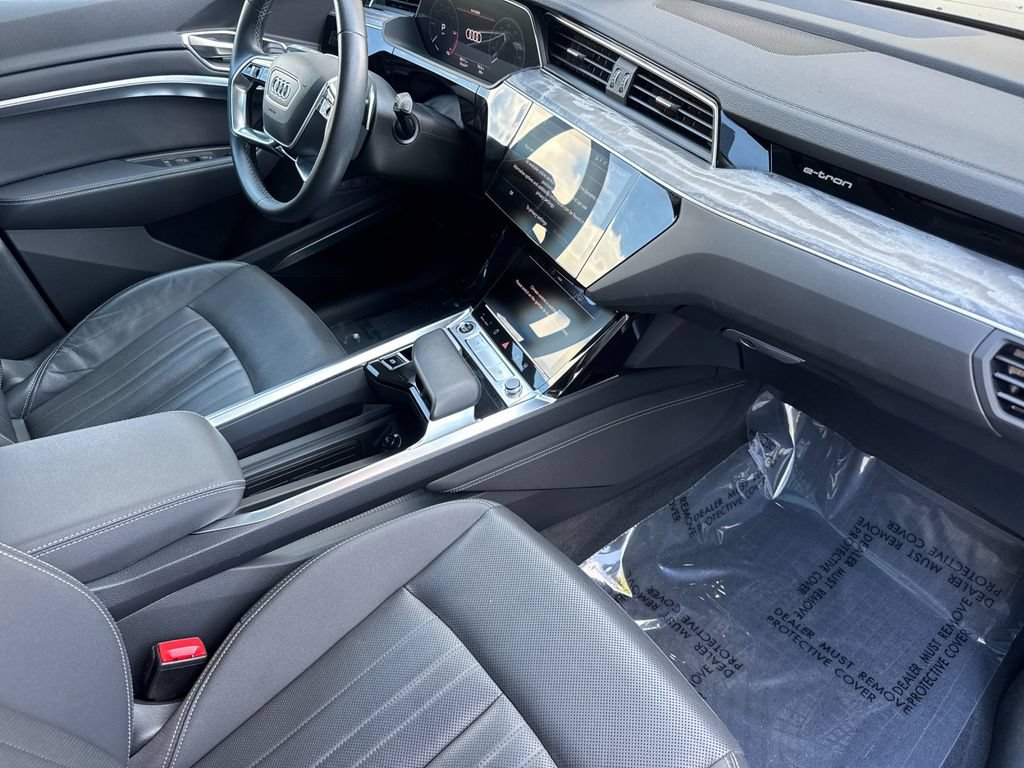 Used 2024 Audi Q8 e-tron Premium Plus w/ Premium Plus Package AWD/4WD image 21