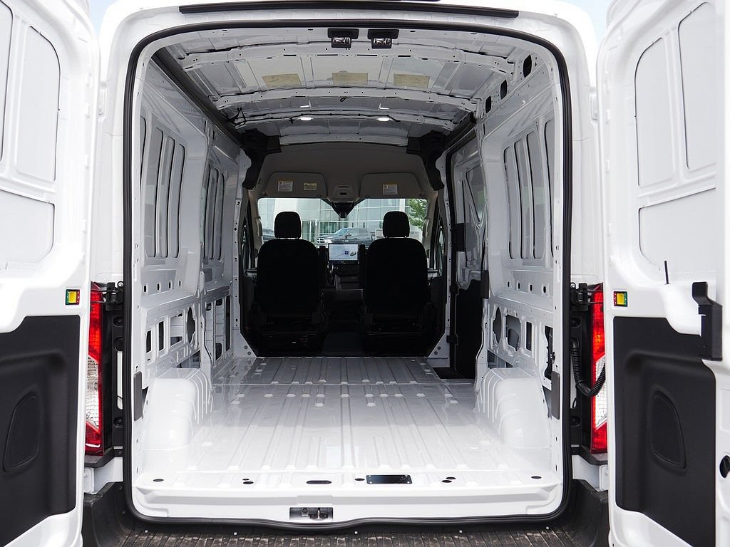 New 2026 Ford Transit 350 148 Medium Roof AWD image 32