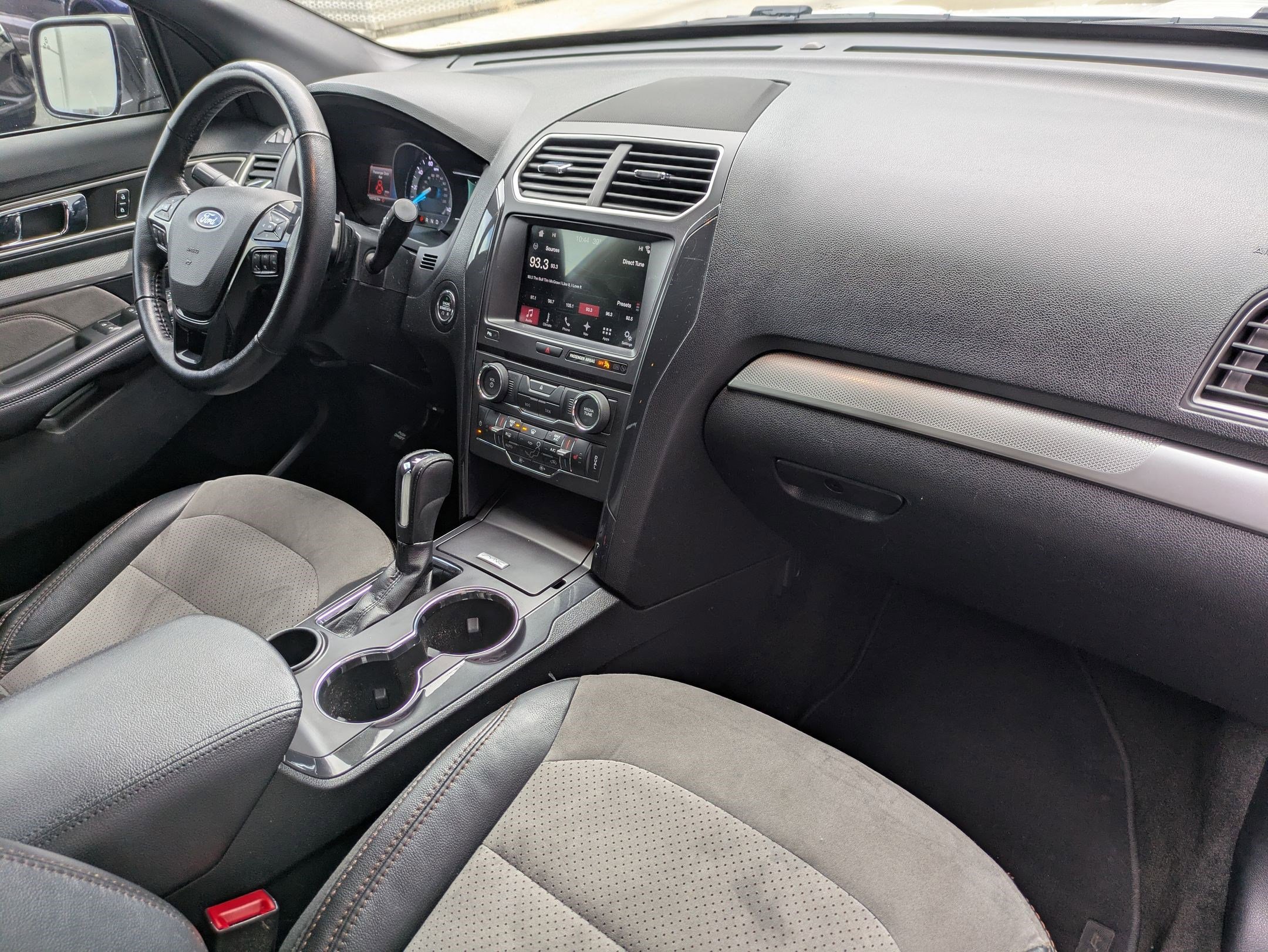 Used 2017 Ford Explorer XLT w/ Equipment Group 202A image 29