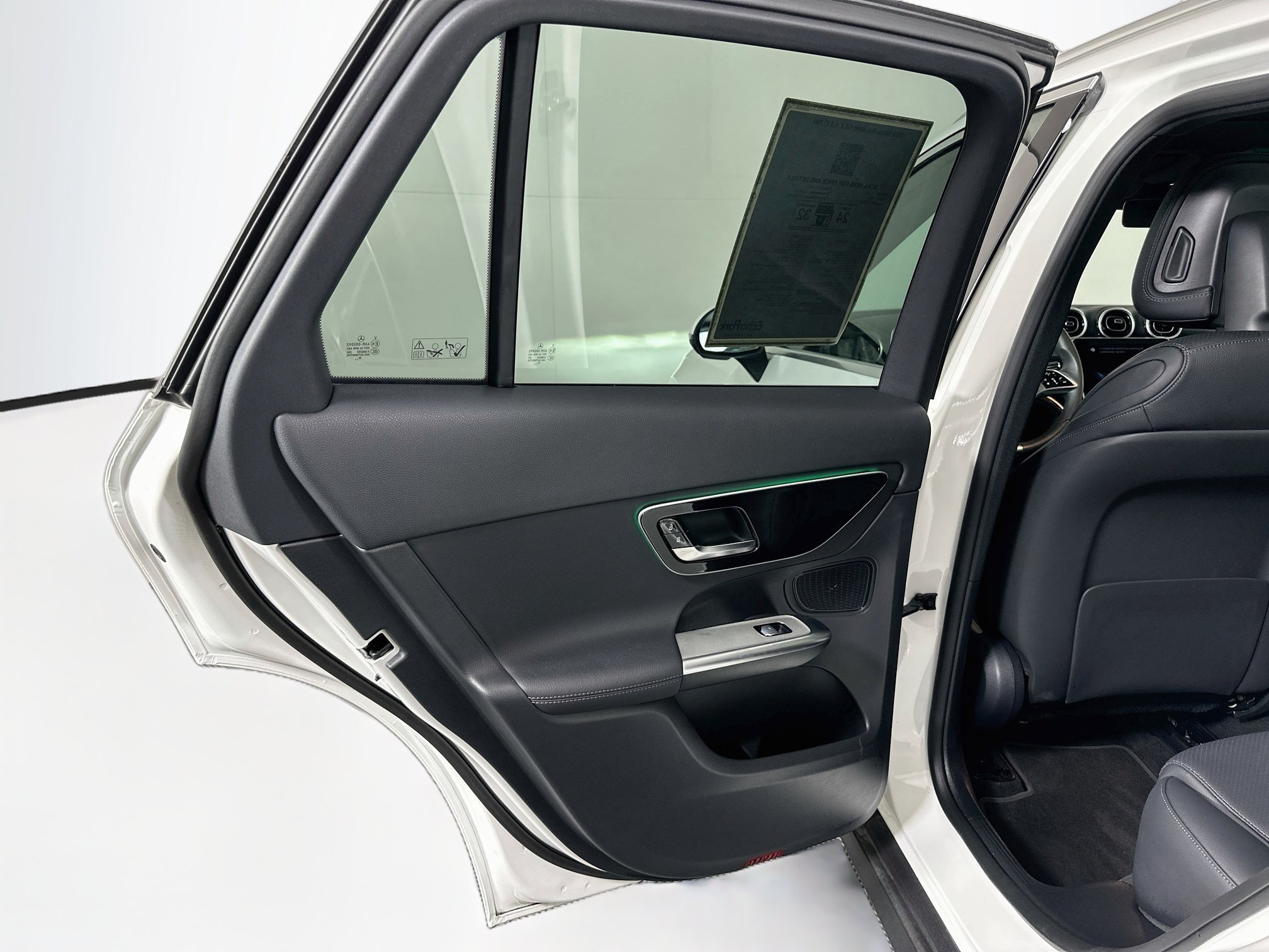 Used 2026 Mercedes-Benz GLC 300 image 27