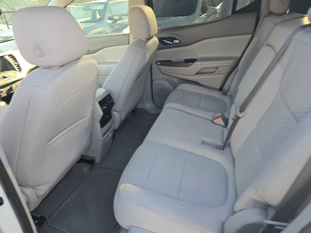 Used 2018 GMC Acadia SLE image 15