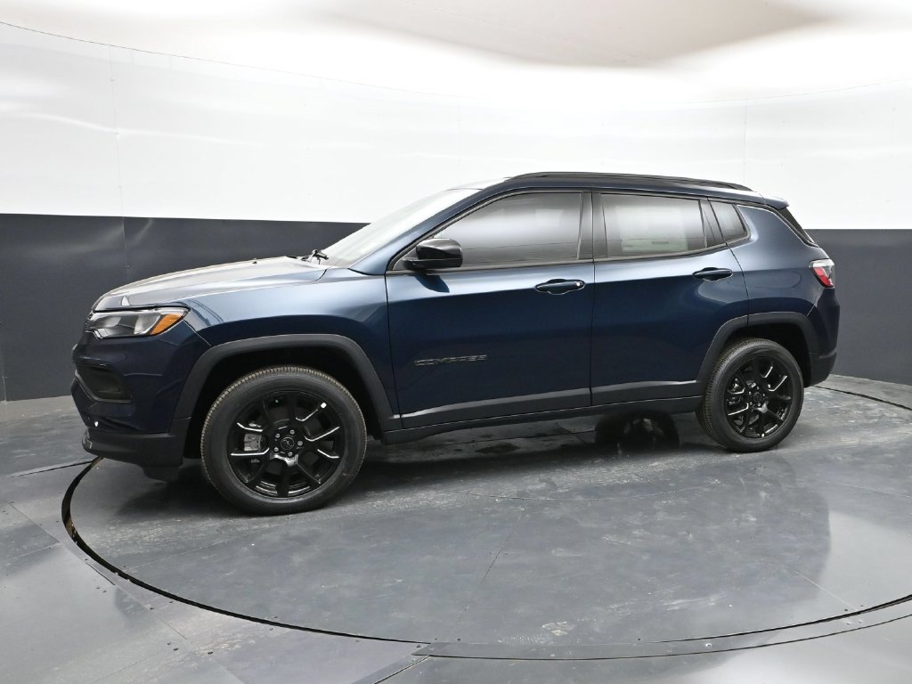 New 2026 Jeep Compass Latitude AWD/4WD image 32