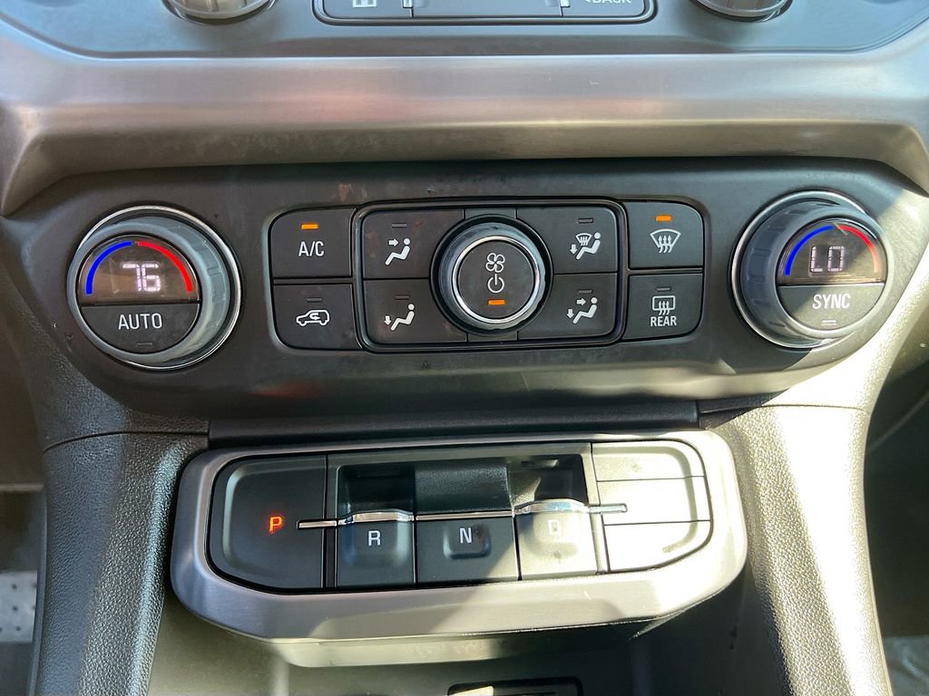 Used 2023 GMC Acadia AT4 w/ Technology Package image 16