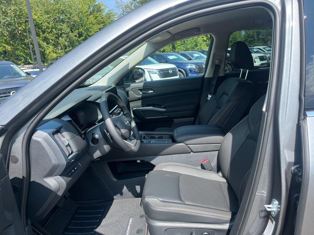 New 2026 Nissan Pathfinder SL FWD image 10