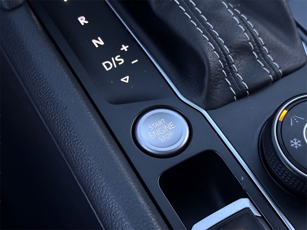 Used 2021 Volkswagen Atlas Cross Sport SEL image 20