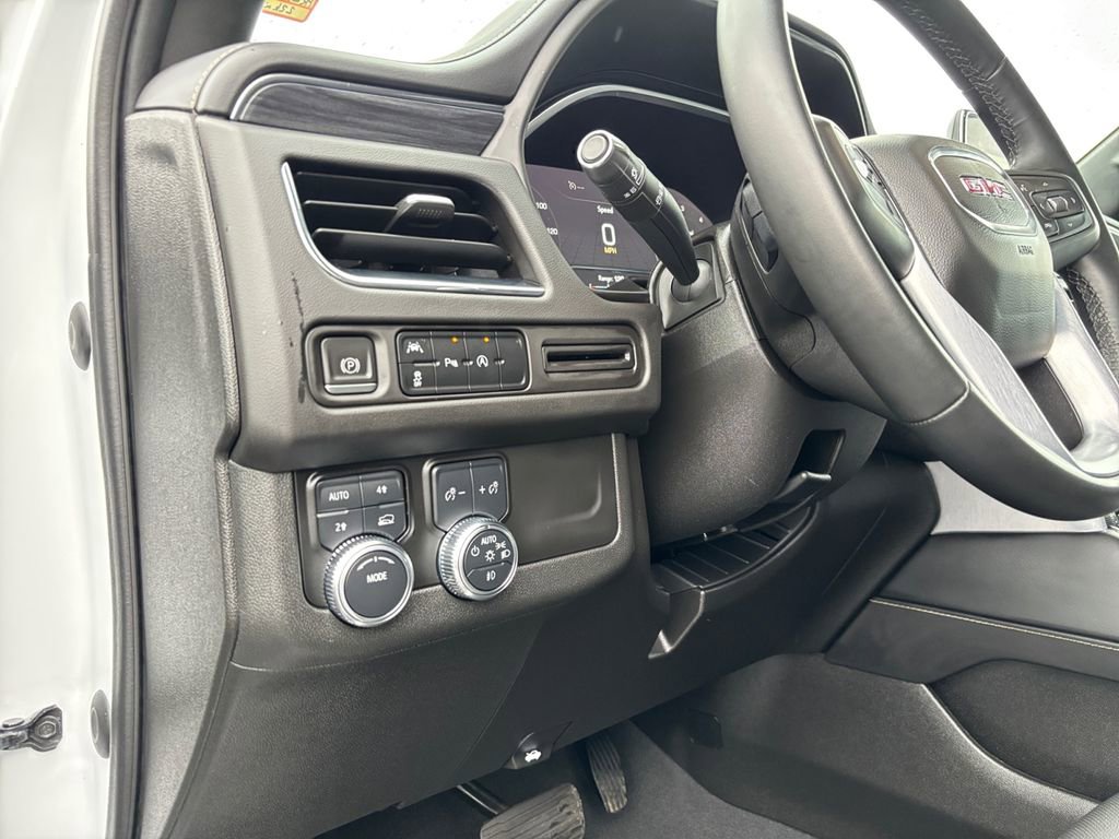Used 2023 GMC Yukon SLT image 22