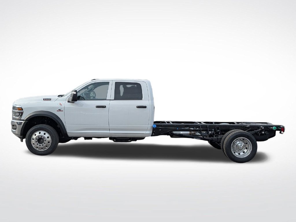 New 2026 RAM 5500 Tradesman w/ Chrome Appearance Group AWD/4WD image 3
