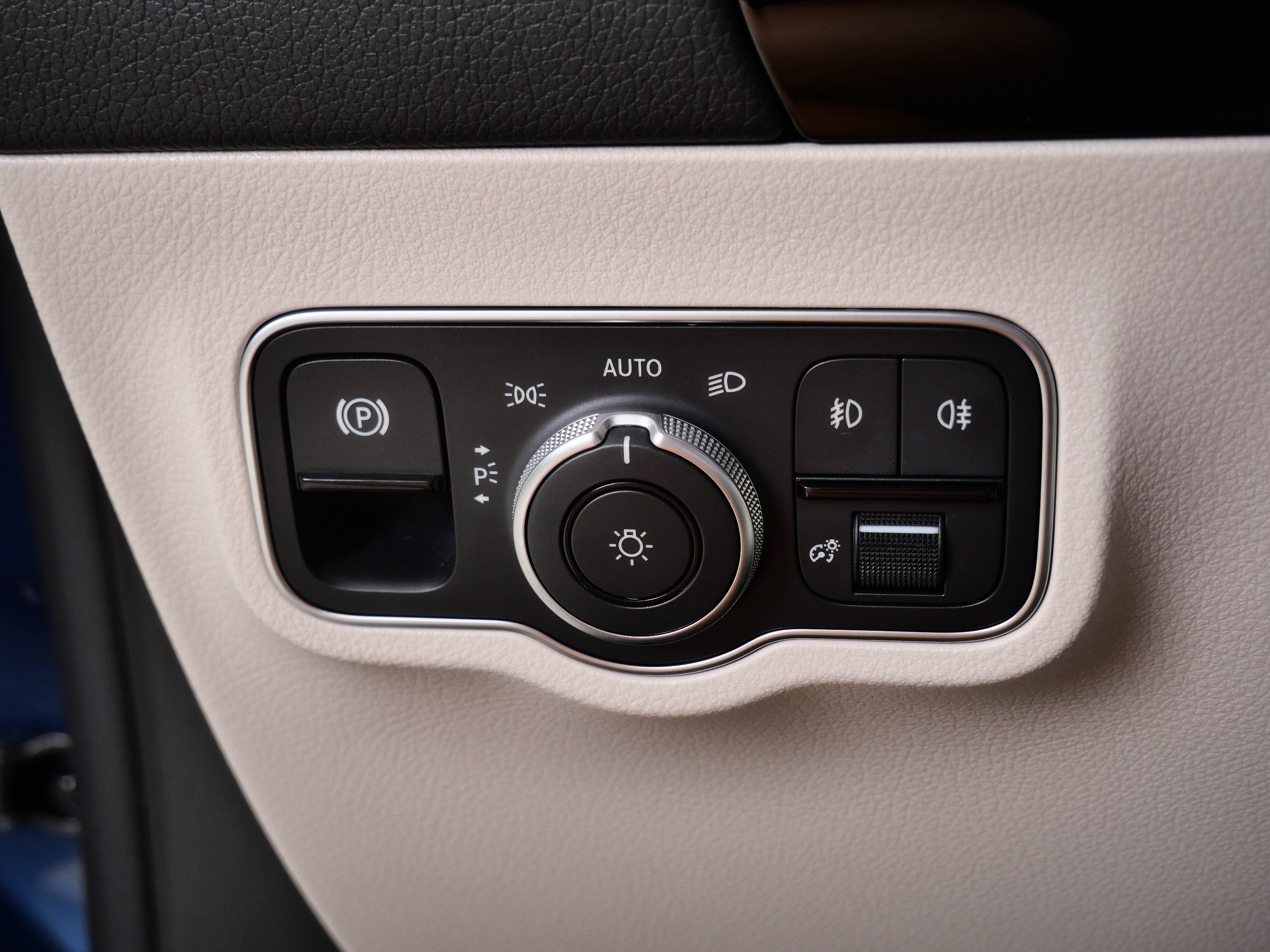 Certified 2023 Mercedes-Benz GLA 250 4MATIC image 24