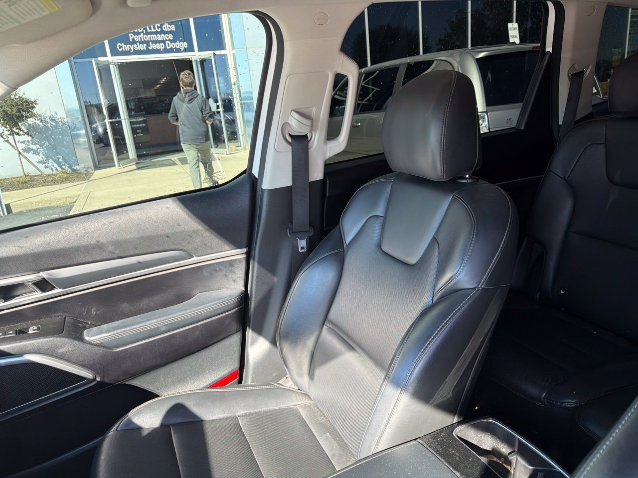 Used 2020 Kia Telluride LX AWD/4WD image 16