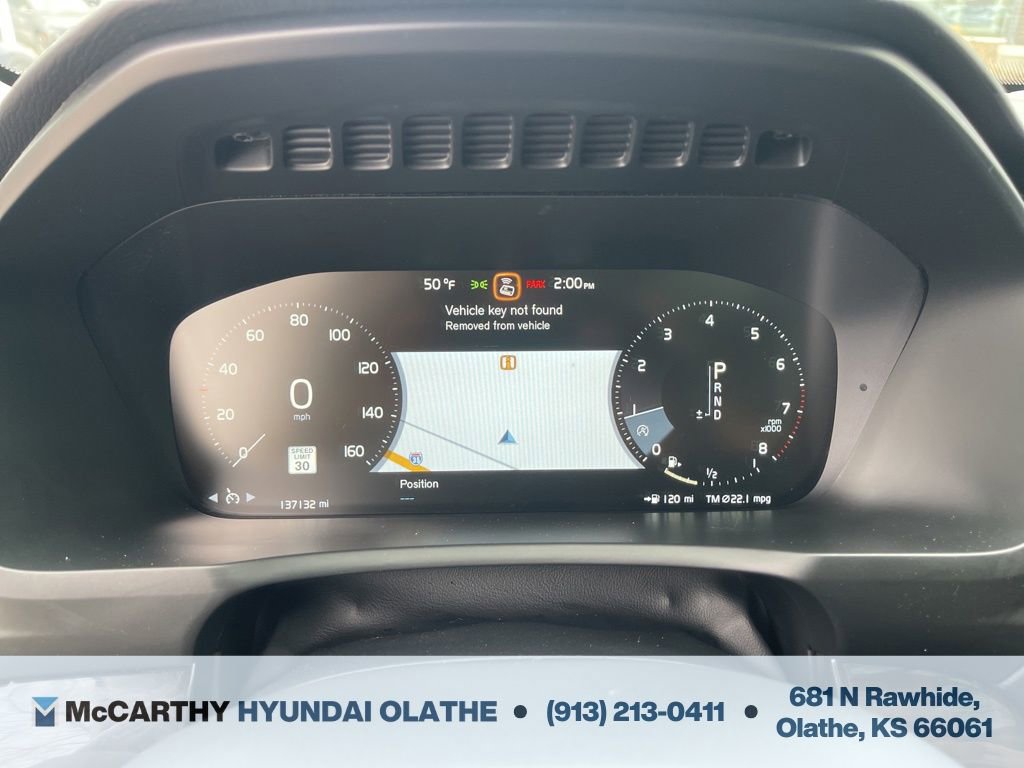 Used 2016 Volvo XC90 T6 Momentum w/ Momentum Plus Package AWD/4WD image 8