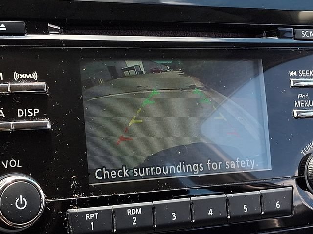 Used 2017 Nissan Rogue S AWD/4WD image 17