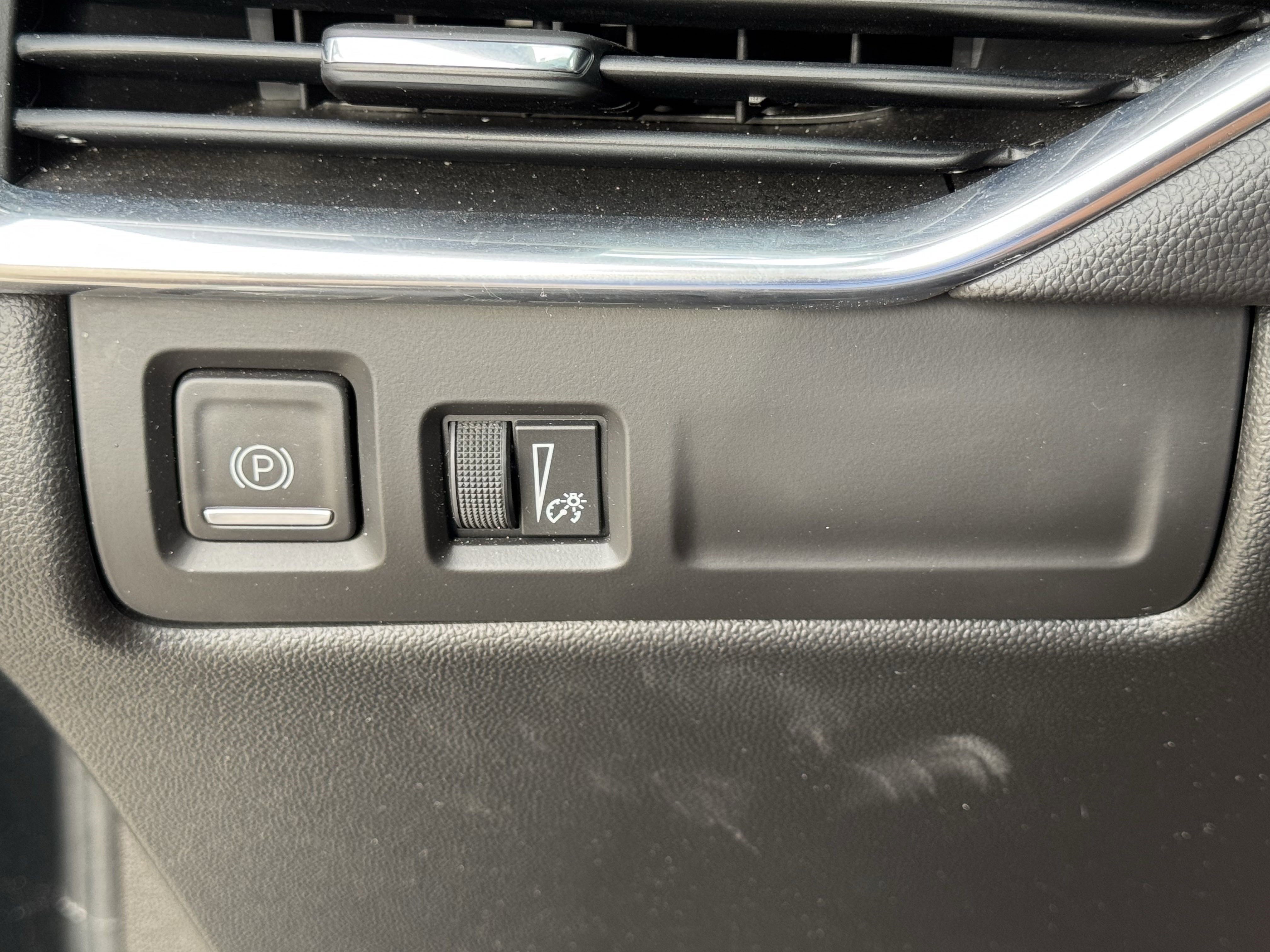 Used 2023 Cadillac XT4 Sport w/ Driver Assist Package image 30