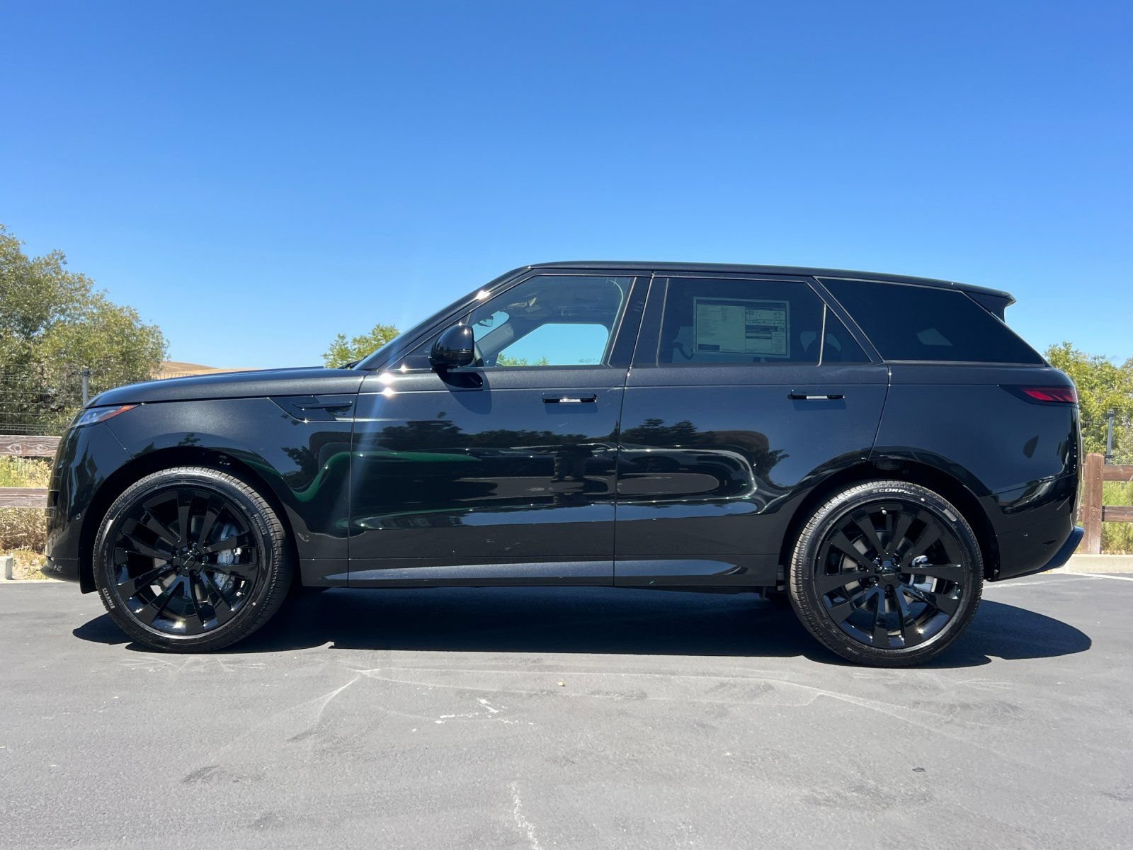 New 2026 Land Rover Range Rover Sport Dynamic SE AWD/4WD image 3