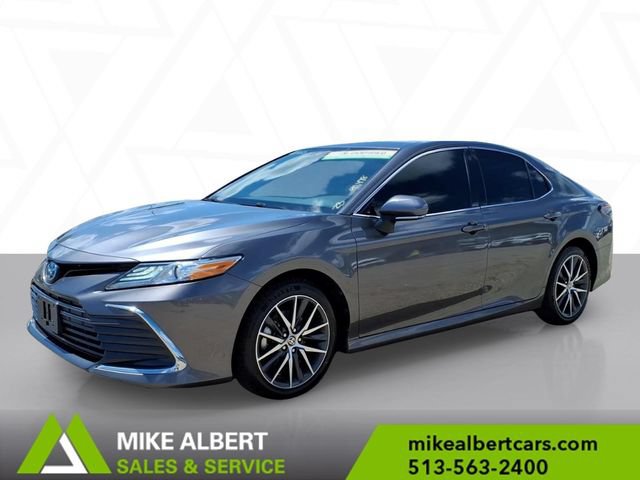 Used 2023 Toyota Camry XLE FWD image 3