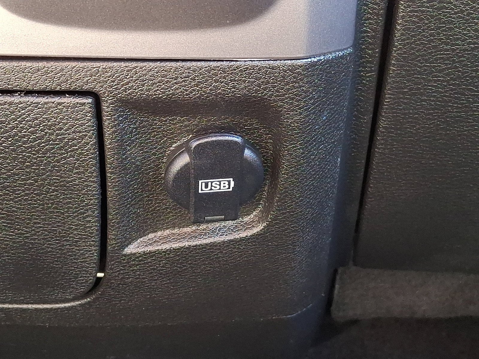 Used 2024 RAM 1500 Classic SLT AWD/4WD image 24