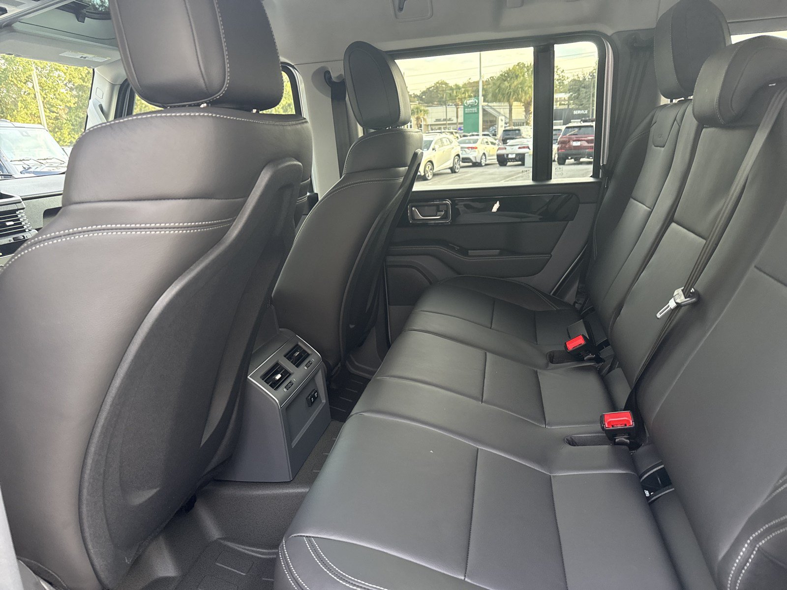 Used 2025 INEOS Grenadier Station Wagon AWD/4WD image 24