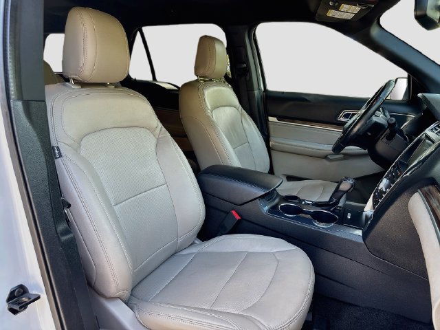 Certified 2018 Ford Explorer Limited FWD image 29