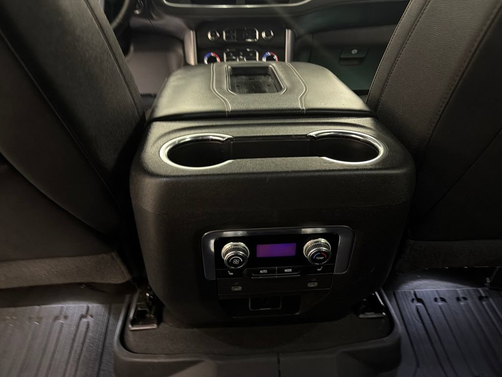 Used 2023 GMC Yukon XL SLT w/ SLT Premium Package RWD image 17