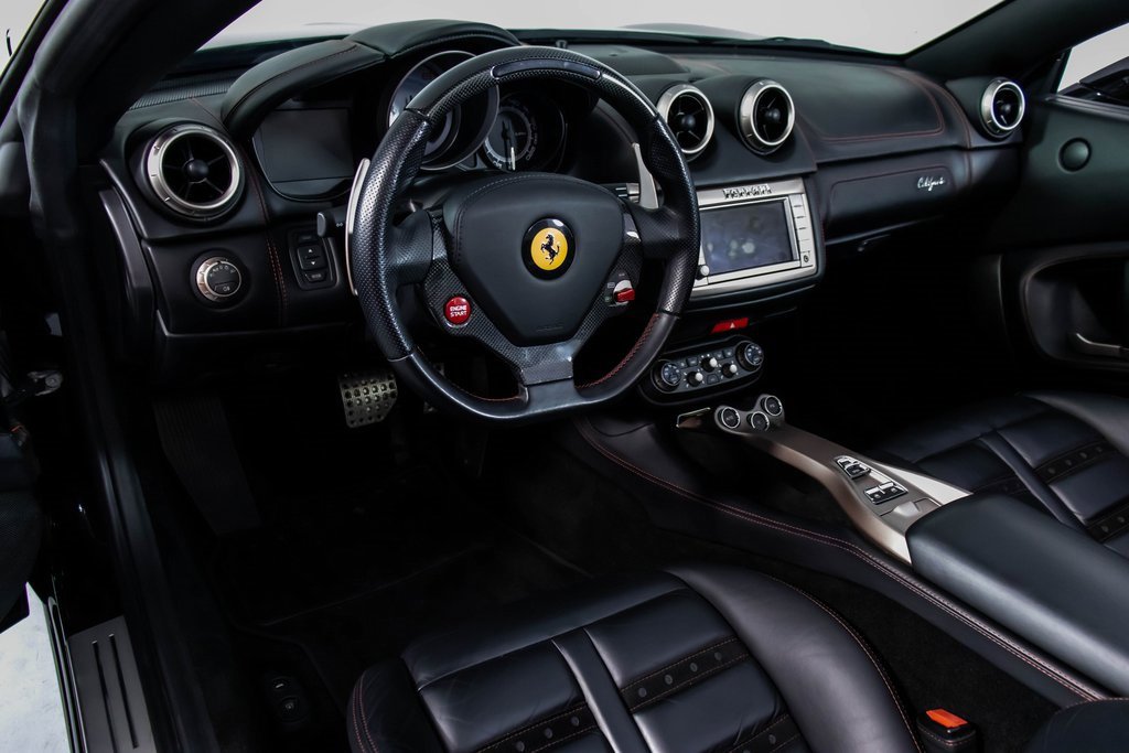 Used 2014 Ferrari California image 35