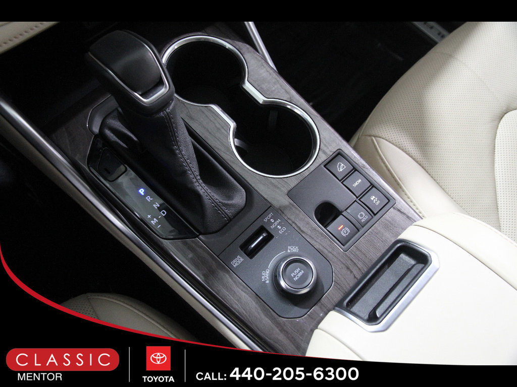 Certified 2025 Toyota Highlander Limited image 15