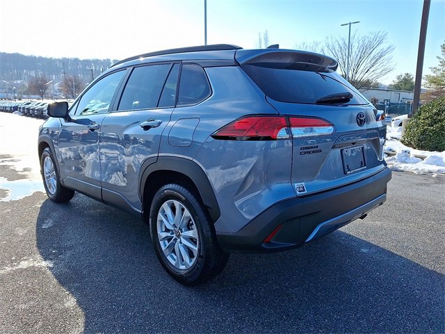 Certified 2025 Toyota Corolla Cross LE image 4