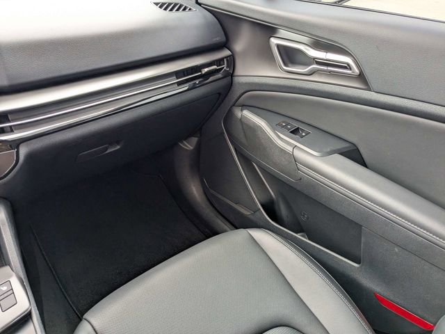 Used 2026 Kia Sportage EX FWD image 16