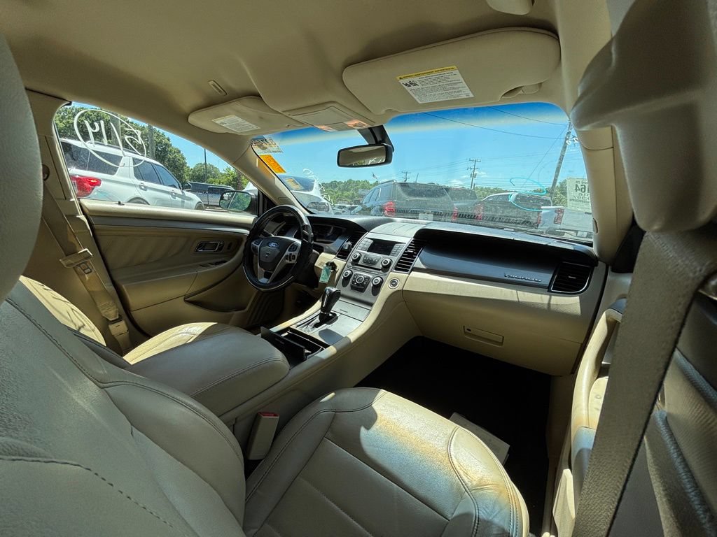 Used 2016 Ford Taurus SEL FWD image 11