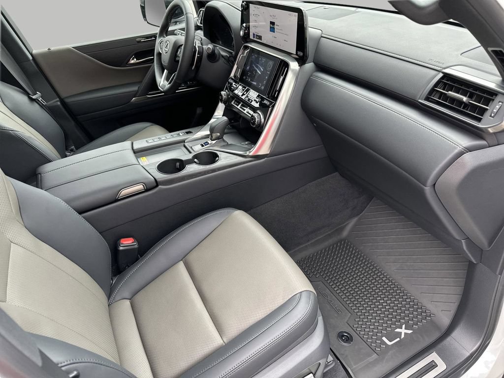 Used 2026 Lexus LX 700h Overtrail AWD/4WD image 27