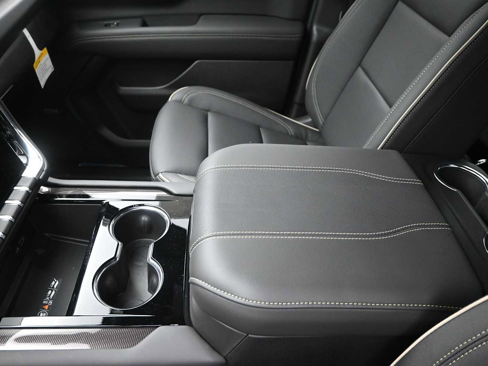 New 2026 GMC Yukon Elevation w/ LPO, Floor Liner Package image 16