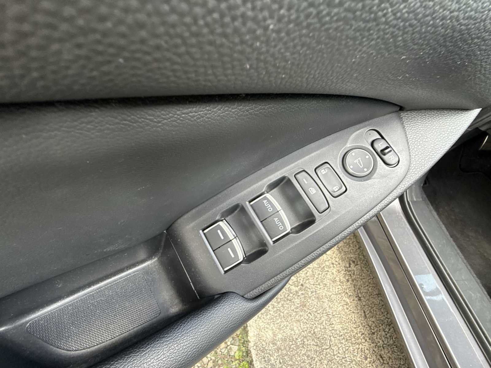 Used 2018 Honda Accord Sport image 14