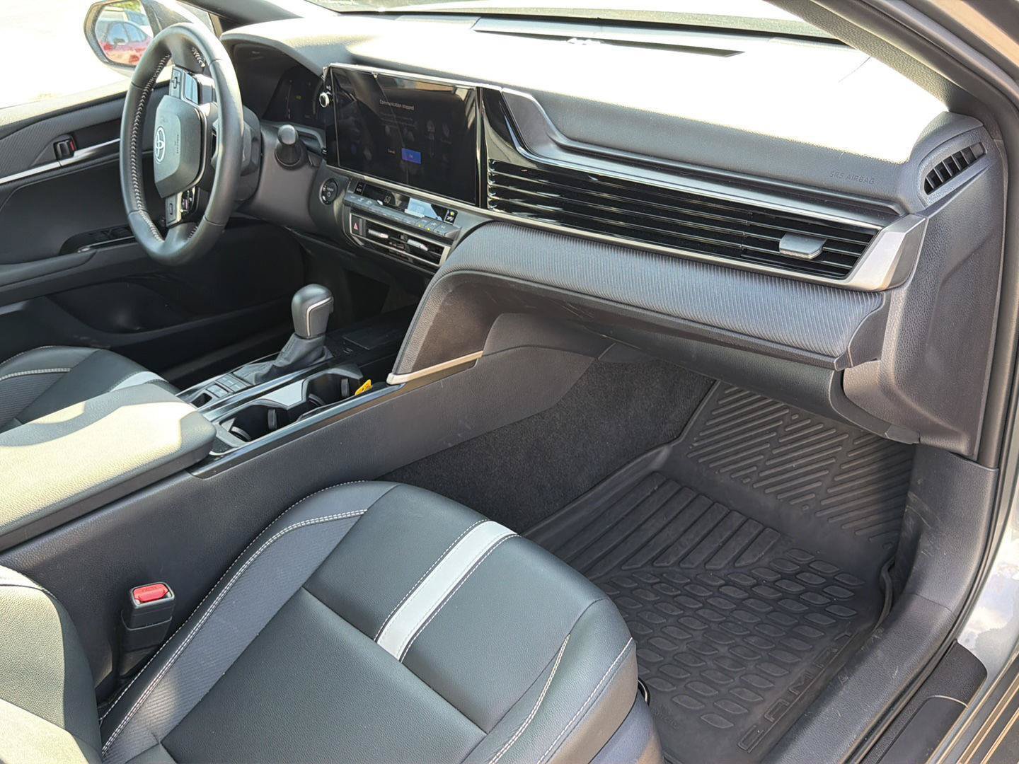 Used 2025 Toyota Camry SE FWD image 19