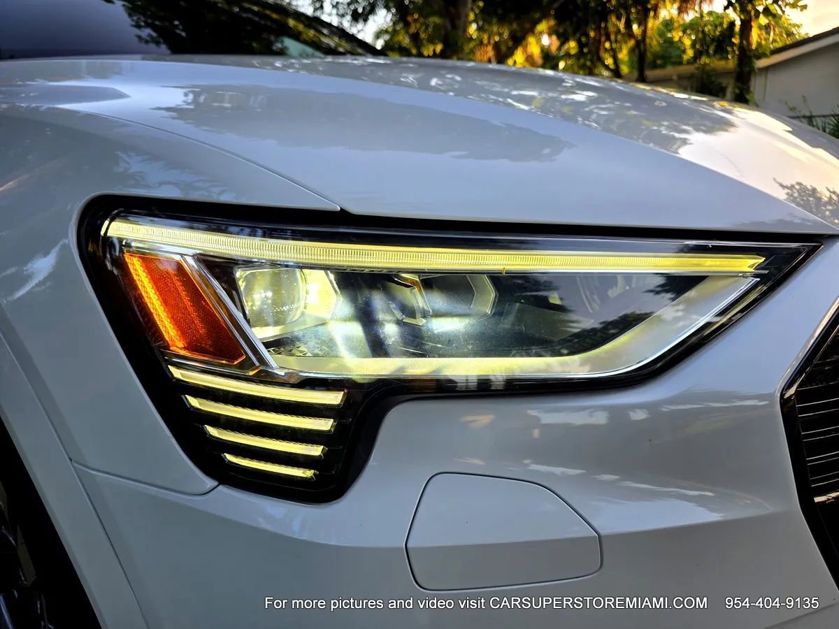 Used 2021 Audi e-tron Premium w/ Convenience Plus Package image 89