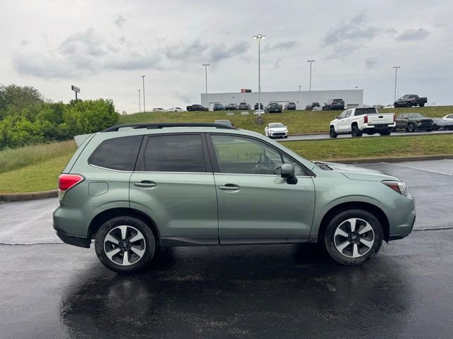 Used 2018 Subaru Forester 2.5i Limited AWD/4WD image 2