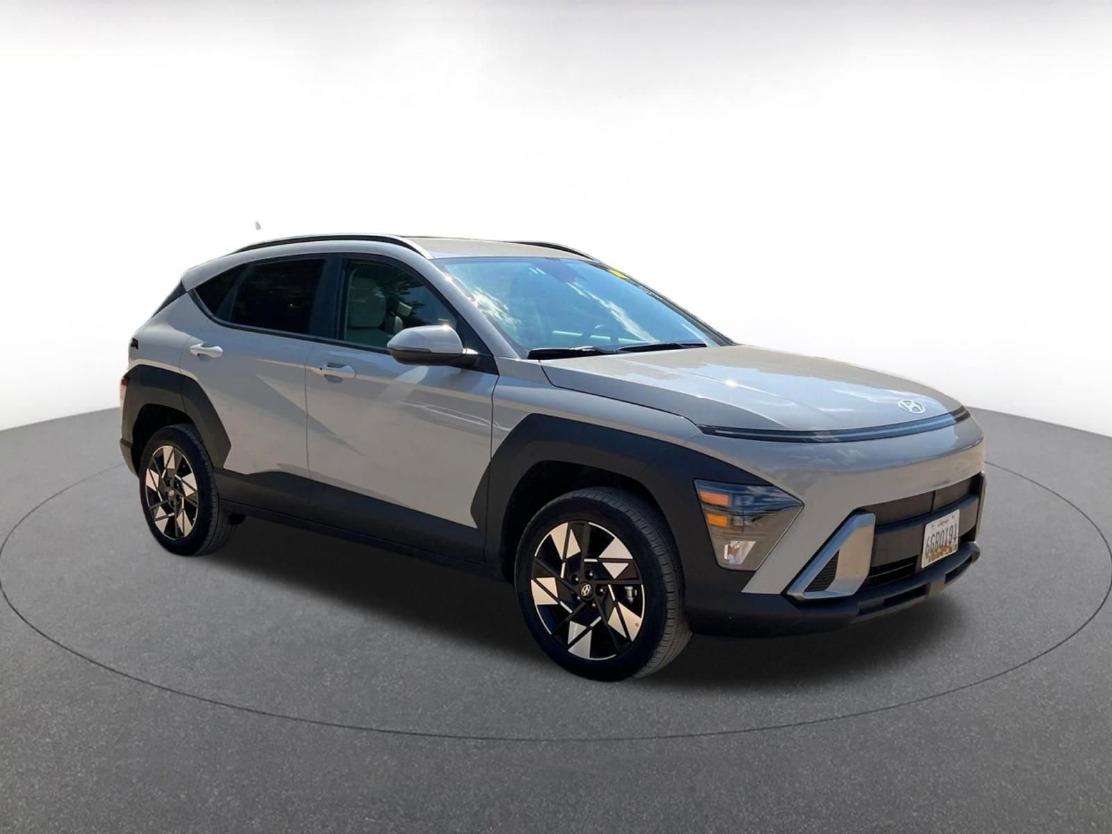Used 2025 Hyundai Kona SEL AWD/4WD image 2
