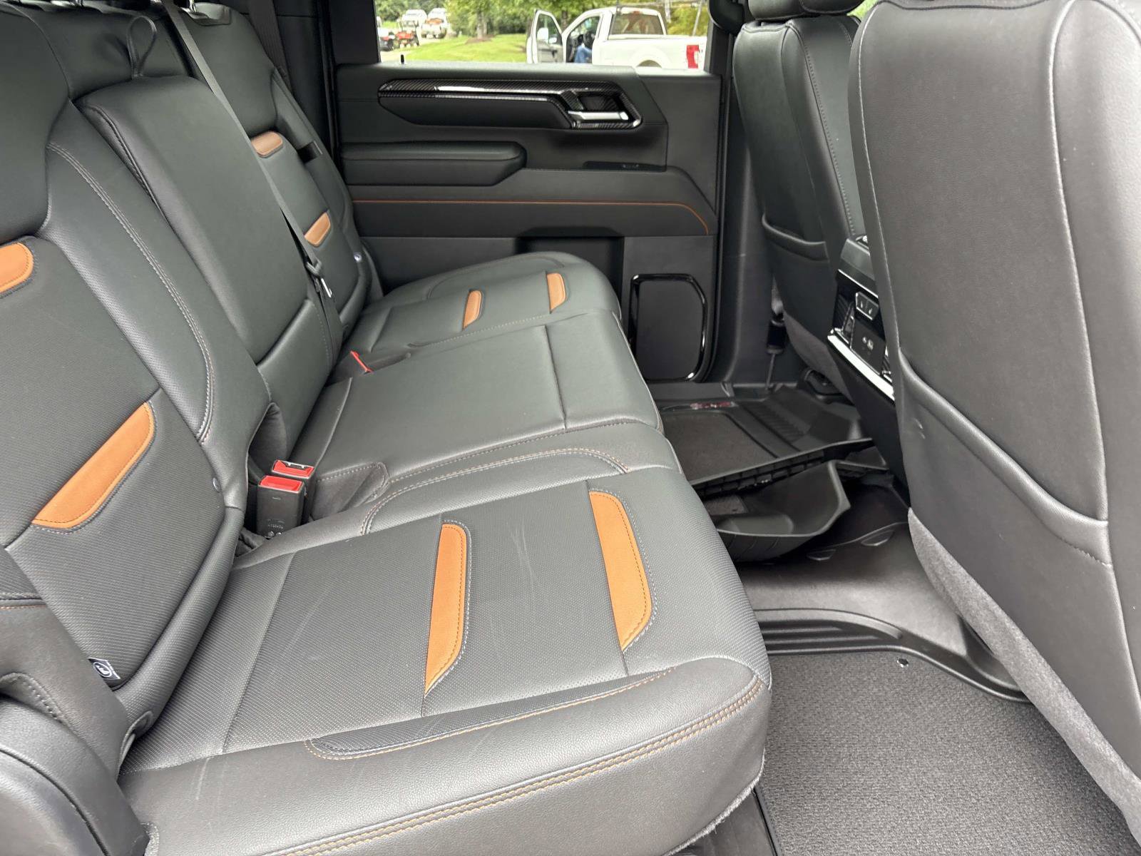 Used 2025 GMC Sierra 2500 AT4 w/ AT4 Premium Plus Package image 34