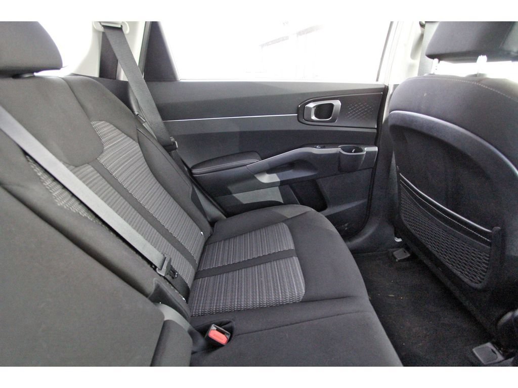 Certified 2026 Kia Sorento LX FWD image 12