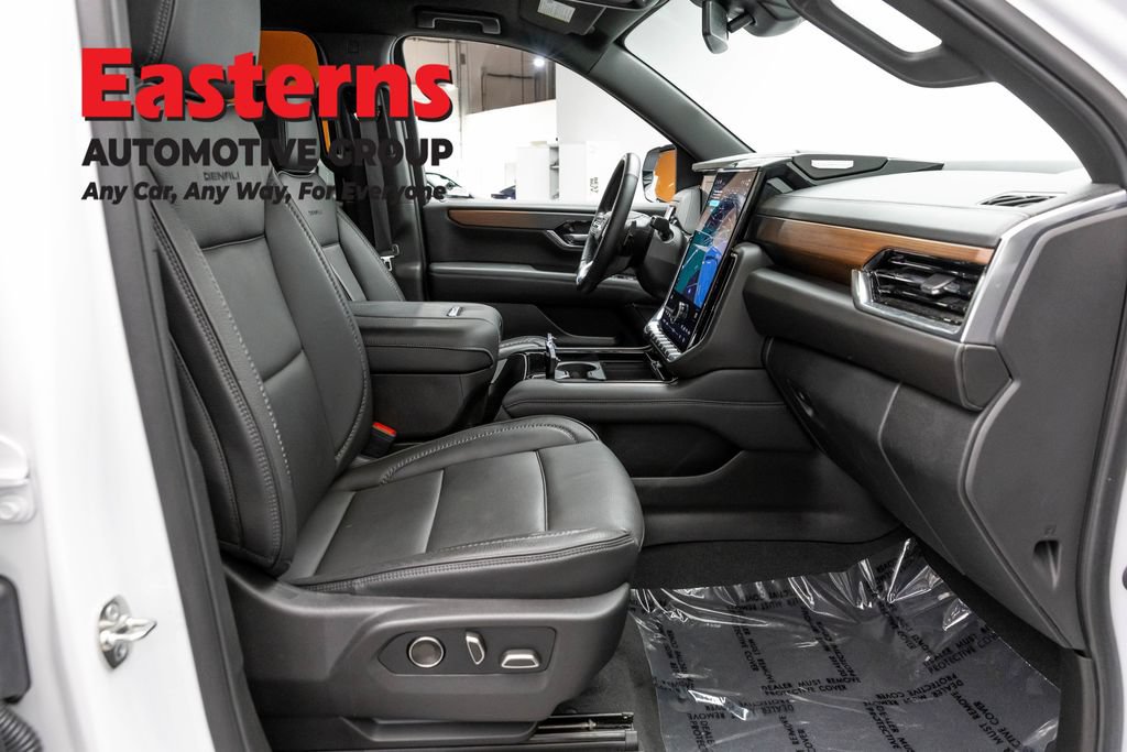 Used 2025 GMC Yukon XL Denali AWD/4WD image 27