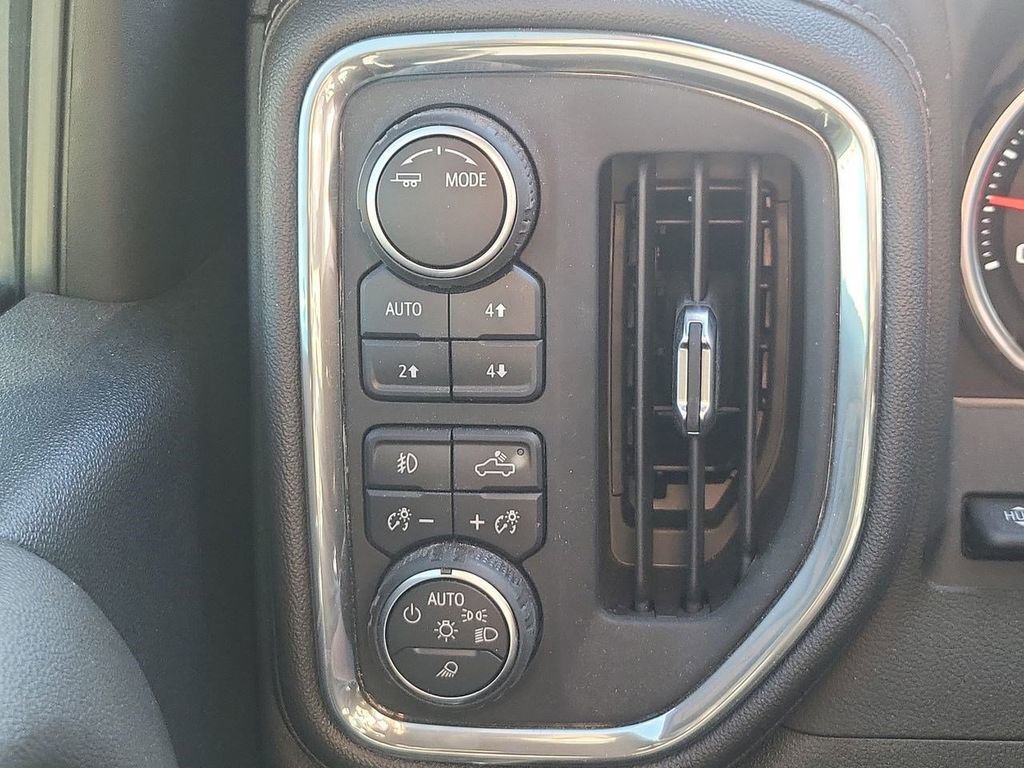 Used 2023 Chevrolet Silverado 3500 High Country image 24
