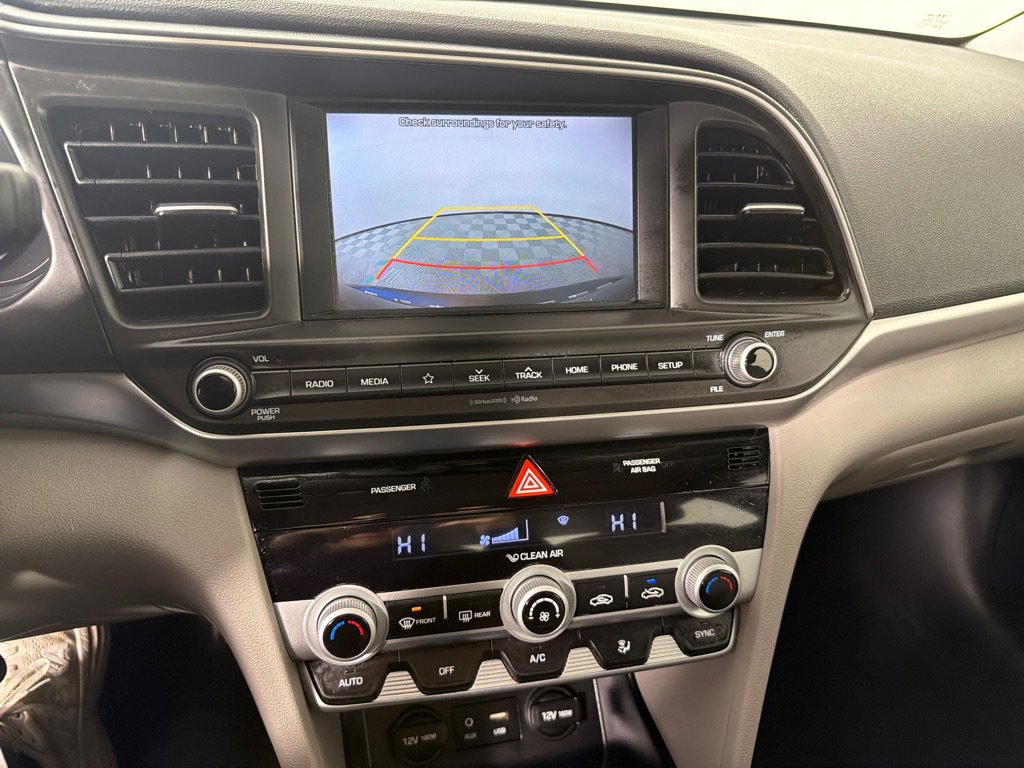 Used 2020 Hyundai Elantra SEL image 15